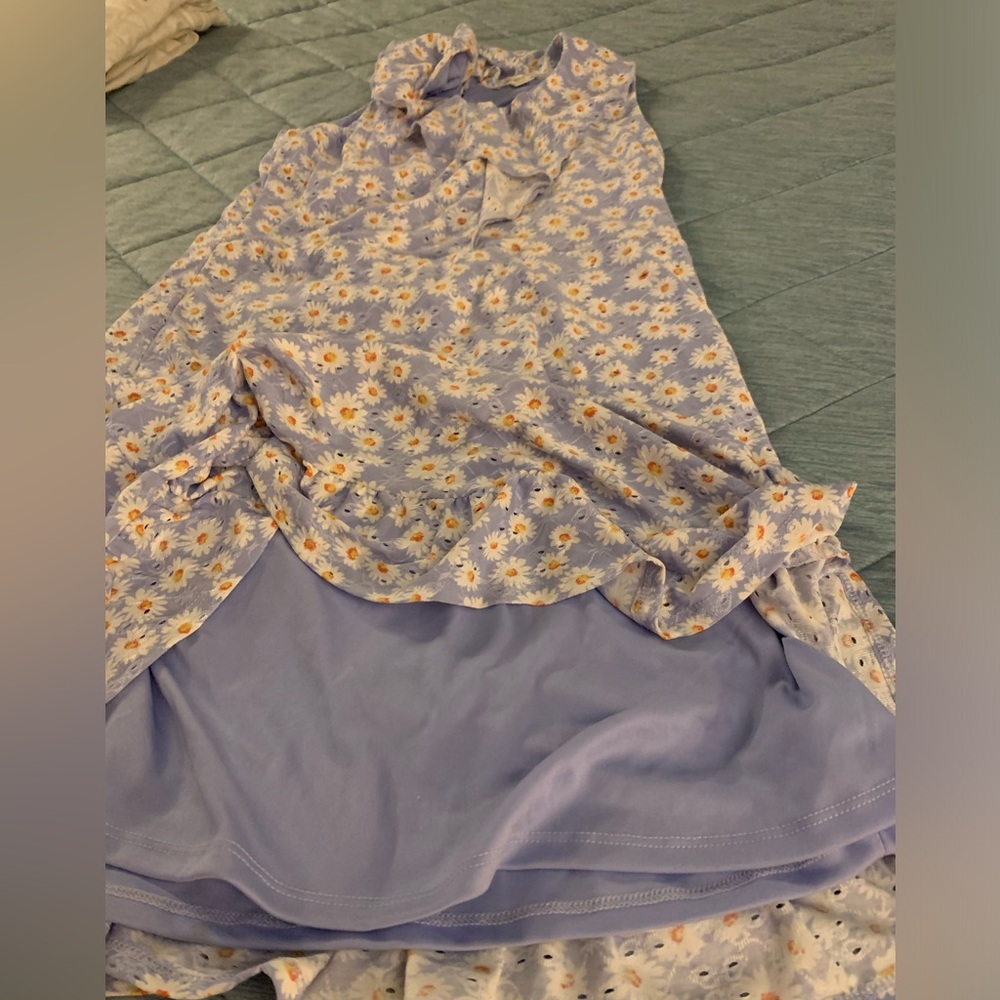 Girl’s baby blue w/daisies lined dress size 16 - Picture 6 of 7
